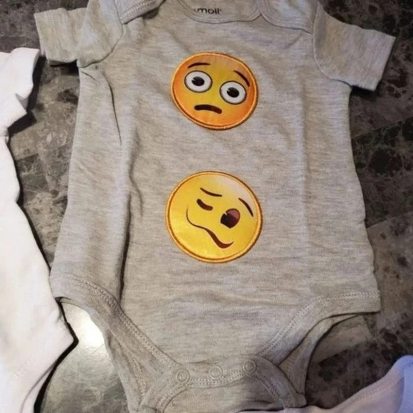 Grow With me Onesie Set Emoji 4 onesies sized 0-3/3-6/6-9/12 Gift Set - Picture 4 of 8